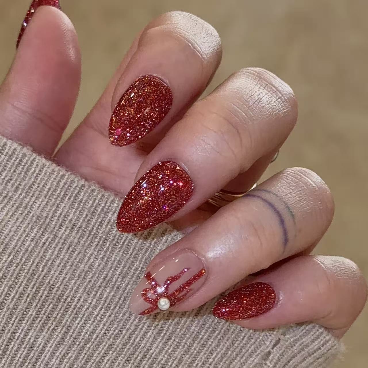 Crimson Gift (Limited Edition)